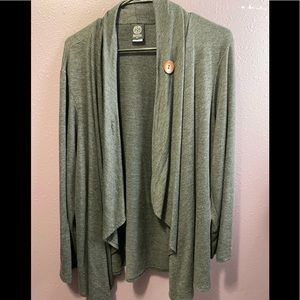 Grey 2x wrap around.  Never worn wo tags